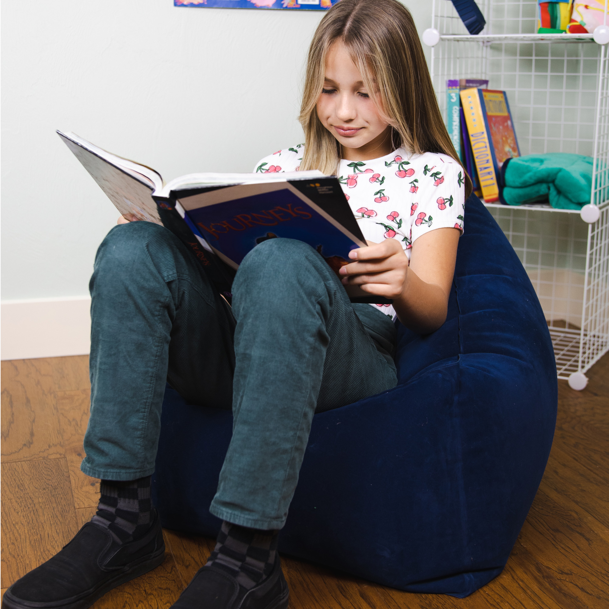 The Teachers Lounge Comfy Cozy Peapod Inflatable Chair for Kids